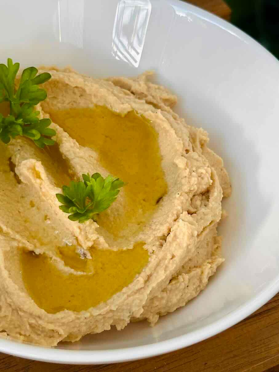 Хумус с нахут, чесън и сусамов тахан