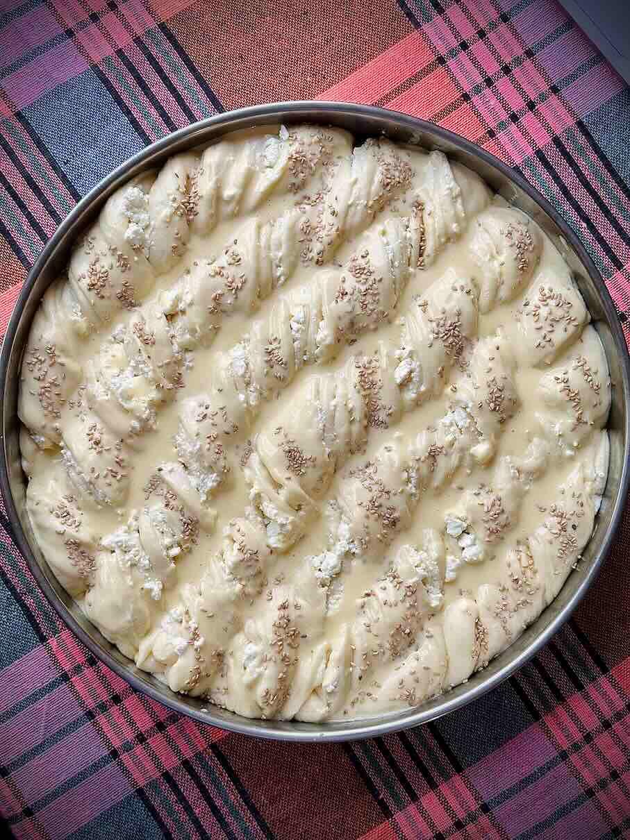 Усукан тутманик със сирене